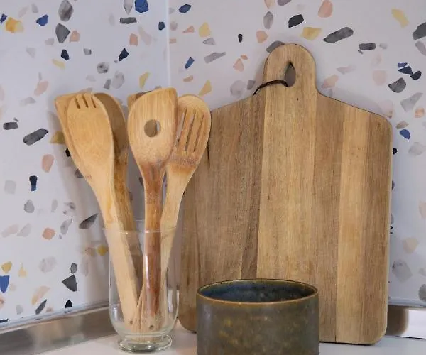 Lulu - Sunflower Apartment Golem (Tirana)