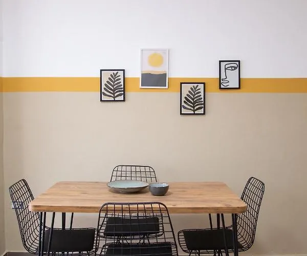 Lulu - Sunflower Apartment Golem (Tirana)