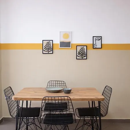 Lulu - Sunflower Lägenhet Golem (Tirana)